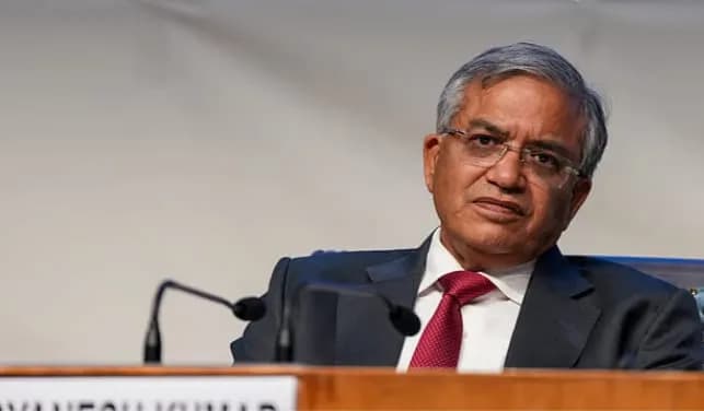 वोट की रखवाली करने वाली संस्था पर ही उठे सवाल!