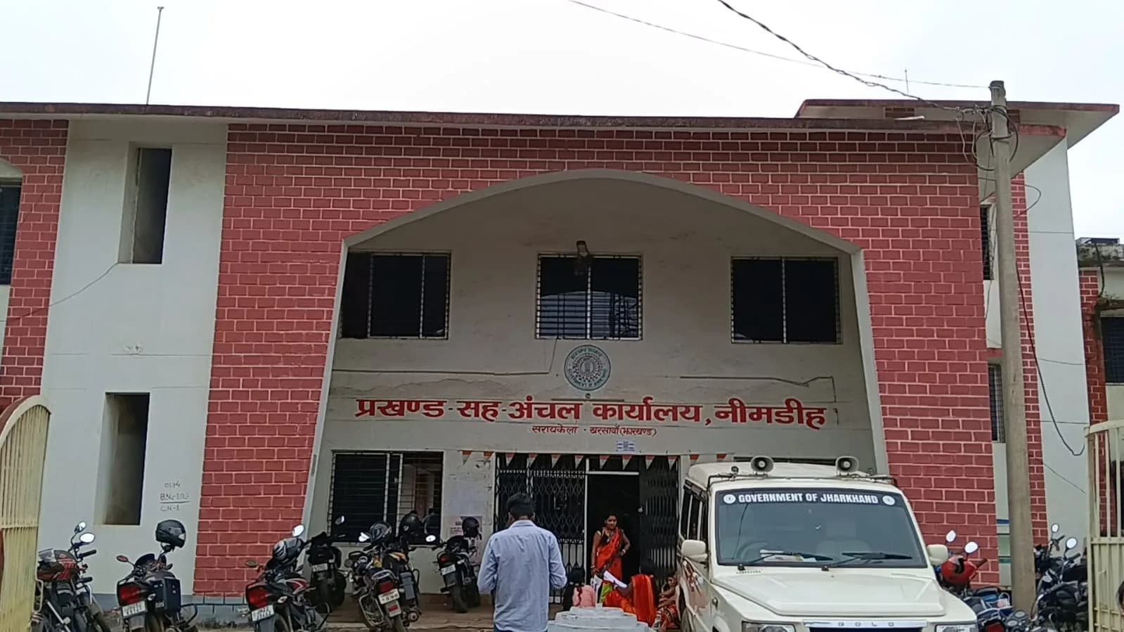एंबुलेंस नहीं पहुंचती, खटिया ही बन जाती है मरीज की एंबुलेंस!